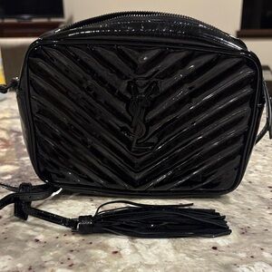 YSL SAINT LAURENT ⚜️ Lou Medium YSL Monogram Patent Camera crossbody bag 💼